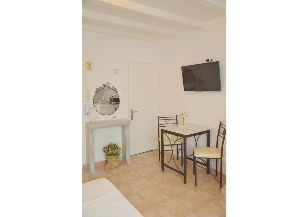 Anemelia Hotel Adamas Buitenkant foto