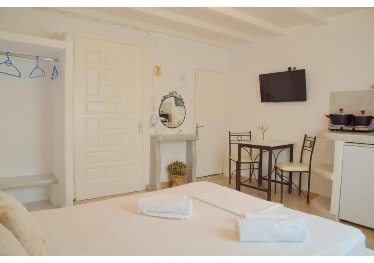 Anemelia Hotel Adamas Buitenkant foto