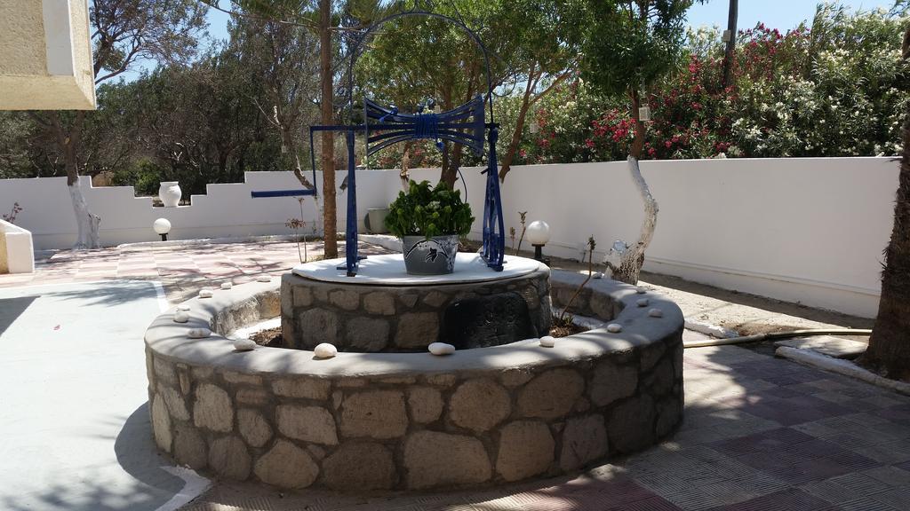 Anemelia Hotel Adamas Buitenkant foto
