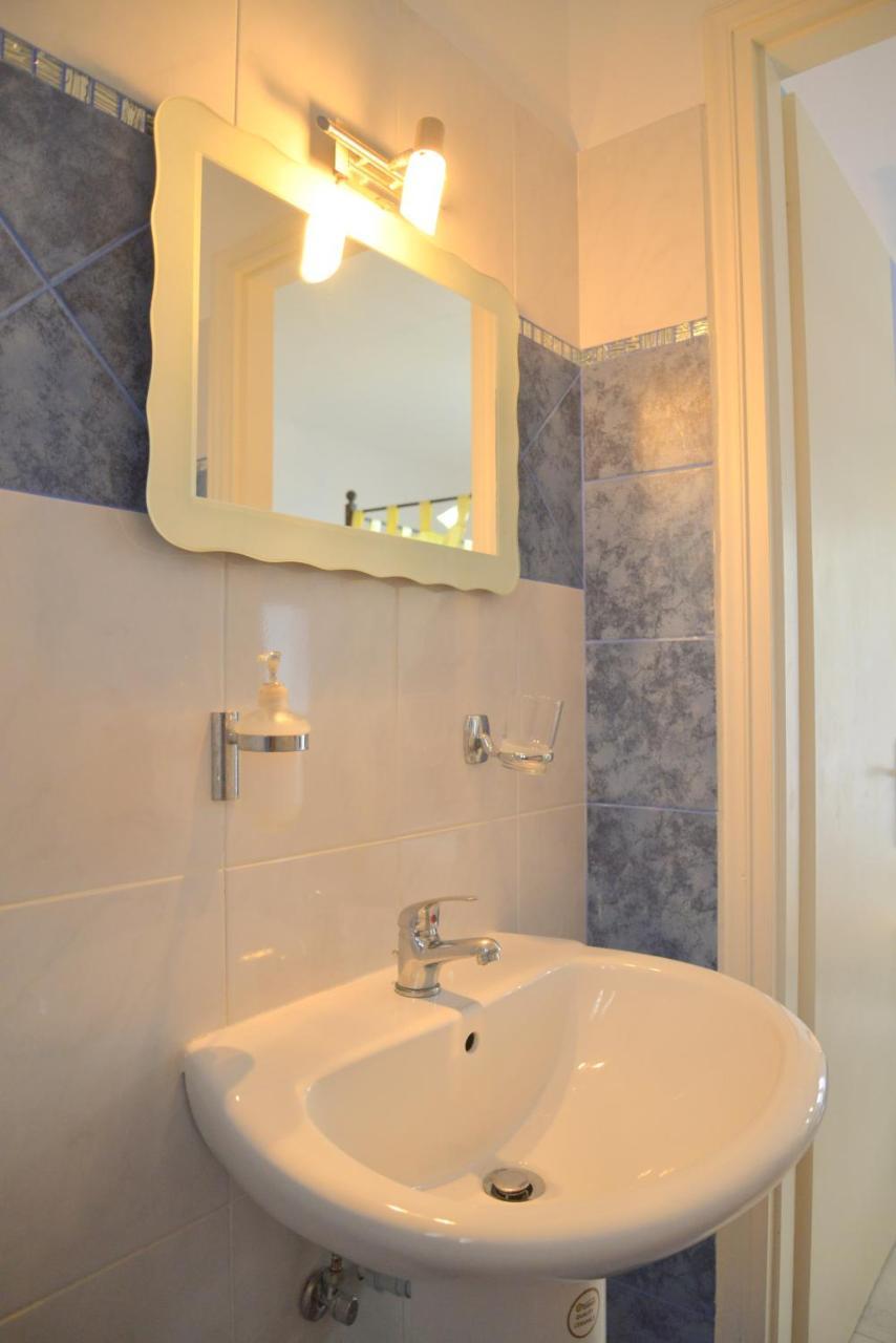 Anemelia Hotel Adamas Buitenkant foto